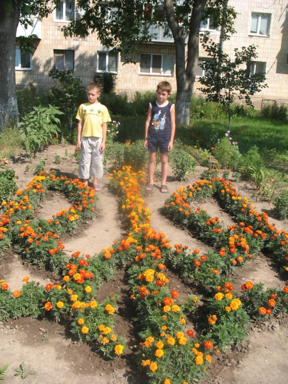 К символу многие приходят сфотографироваться