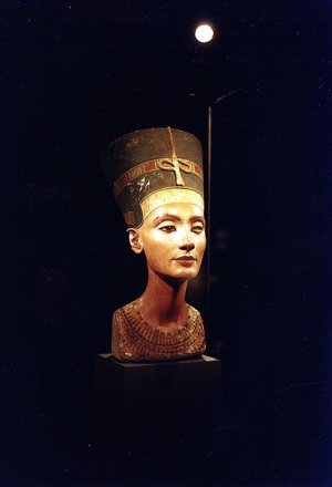 Бюст, как он демонстрируется в экспозиции Египетского музея