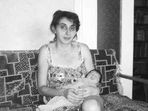 Вінничанка Лейла Абассова тримає на руках сина Георгія. Народжувала його п’ять хвилин
