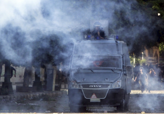 Ранены 16 протестующих и трое полицейских, а также 11 египетских военных