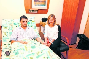 Довірена особа кандидата в депутати Дмитра Андрієвського - Максим Шкуро в столичній клініці "Борис" чекає на операцію на обличчі