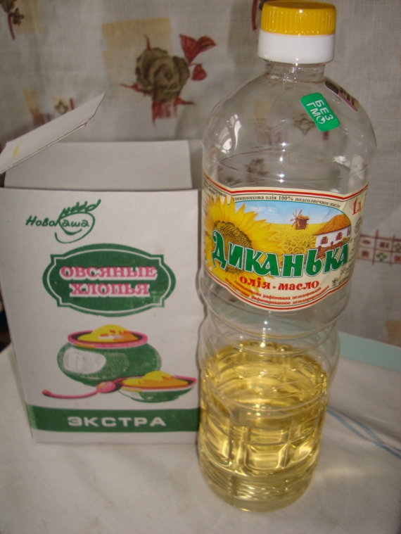 На украинском масле жарят блины на белорусских кухнях