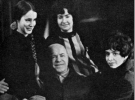 Жуков с дочерьми. Справа налево: Элла, Эра, Маша