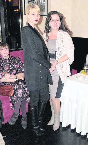 Дружина молодшого сина президента Ольга Янукович (ліворуч) із дизайнеркою Ксенією Мамедовою після показу мод у столичному ресторані ”Базар”. Кажуть, Ольга купила майже всю її колекцію