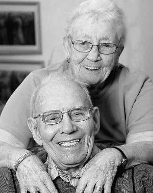 Британці Гаррі та Флоренс Лукаси одружилися у жовтні 1942 року. Виховали двох дітей