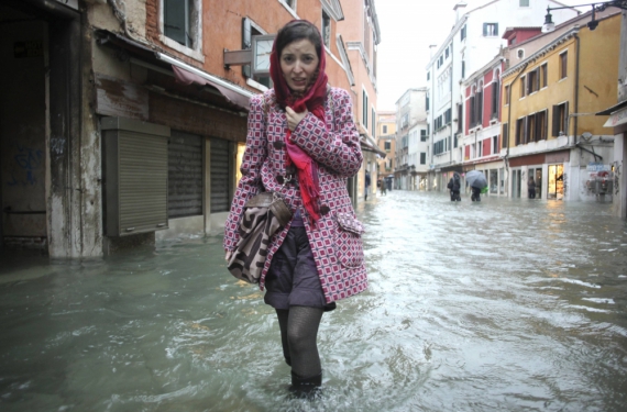 Продолжительные дожди привели к обильных осадков в Венеции