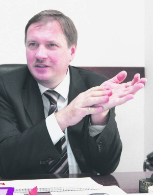 Тарас Чорновіл: ”Влада уникатиме прямої розмови про вибори президента в парламенті. Наголошуватимуть на іншому: це потрібно для наведення порядку в країні, щоб влада стала відповідальнішою”