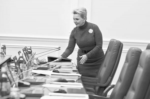 Віце-прем’єр-міністр охорони здоров’я Раїса Богатирьова на засідання уряду 14 листопада прийшла однією з перших