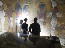 Главный специалист проекта по сохранению гробницы из Института Консервации в Гетти Невилл Агню накануне оценил состояние гробницы Тутанхамона