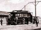  2 мая 1892 года состоялся пробный рейс электрического трамвая, а 1 июня началось его регулярное движение по Александровскому спуску – самому неудобному для конного трамвая участку