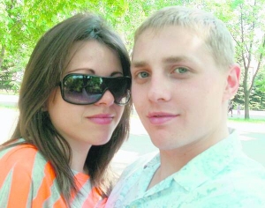 2013 року Єгор Авдєєв із міста Стаханов Луганської області планував побратися з Анастасією. Зараз вона на четвертому місяці вагітності
