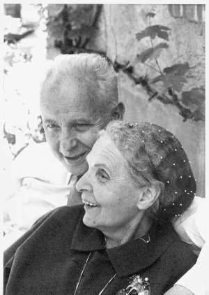 Французький письменник Луї Араґон із дружиною Ельзою Тріоле, теж письменницею, 1965 рік
