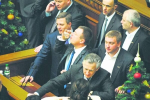 Опозиціонери блокують парламентську трибуну 10 січня