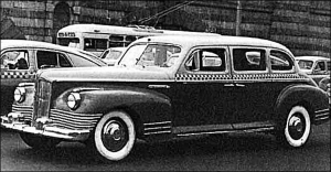  ЗИС-110 выпускали с 1945-го до 1958 года. В 1950–1960-х их использовали в качестве такси, рядом с ”победами” и ”волгами”. На машинах в первый раз появились ”шашечки” 