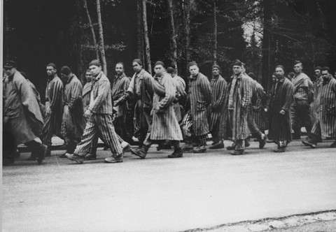 За допомогою маршу в смерті ув'язнених відводили подалі від лінії фронту