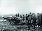 Більшовицька артилерія обстрілює позиції українських військ, початок 1918 року