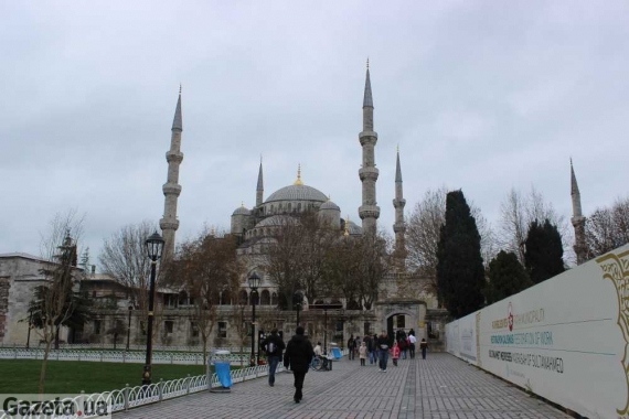 Голубая мечеть является одним из символов Стамбула