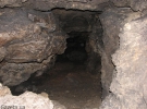 В отличие от других пещер Подолья, стены Вертебы гладкие и темные, здесь совсем нет кристаллов вторичного гипса