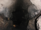 На відміну від інших печер Поділля, стіни Вертеби гладкі і темні, тут зовсім немає кристалів вторинного гіпсу