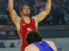 Алан Засеев завоевал серебряную медаль (в синем)