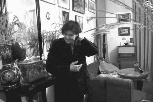Актор Євген Нищук грає Павла Тичину у київському Музеї-квартирі поета на столичній вулиці Терещенківській, 5