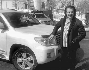 Співак Павло Зібров купив ”Тойоту Ленд Крузер 200” восени торік у київському автосалоні. Вартість авто від 100 тисяч доларів