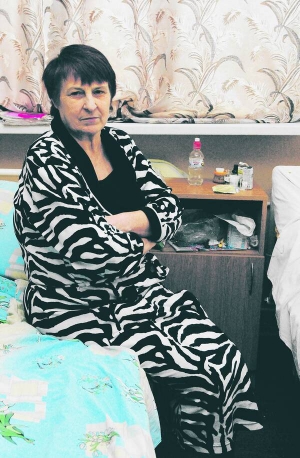 Вінничанка Ольга Бурлака сидить у палаті столичного Інституту серцево-судинної хірургії імені Амосова. Чекає на операцію із заміни клапана серця