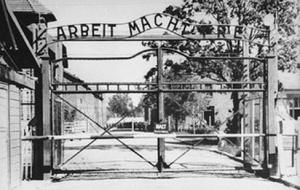 Главные ворота лагеря в Освенциме