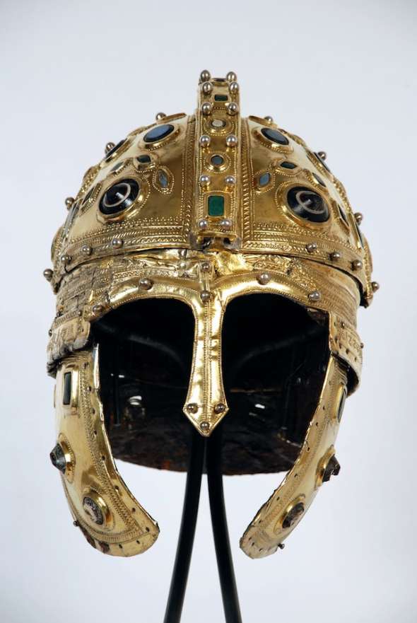 Римский шлем, экспонирующийся в Колизее на выставке &quot;313 г.н.э. Константин&quot;