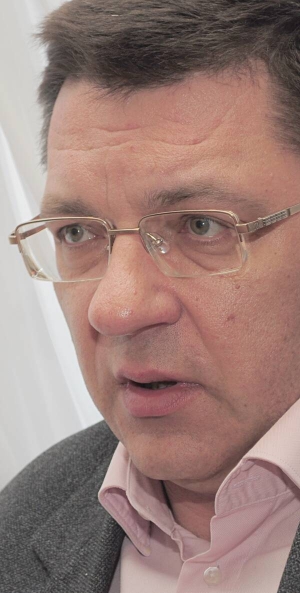 Міський голова Черкас Сергій Одарич: ”Хочу, щоб у всіх сферах було мінімум чотири приватні компанії. Бо дві завжди можуть змовитися. Серед трьох двоє завжди можуть домовитися проти третього. А чотири — 
тут уже баланс”