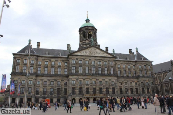 Королівський палац в Амстердамі
