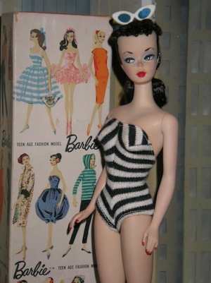 Первая Барби была одета в полосатый купальник