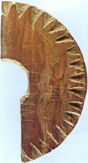Деревянный фрагмент прибора, найденный в Аллуитсуп Паа (Гренландия) в 1948 году