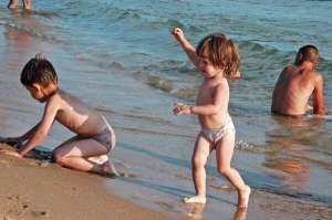 Після тривалої поїздки до моря через активне сонце у дітей різко знижується імунітет. Найбільше слабують немовлята