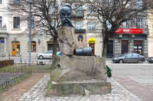 Памятник Ивану Подкове во Львове