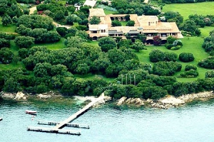 Вилла «Чертороза» расположенная на Сардинии в Портороно, где согласно опубликованным записям были обнаружены финикийские древности