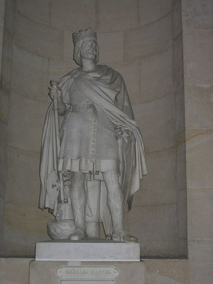 Статуя Карла Мартелла у Версальському палаці