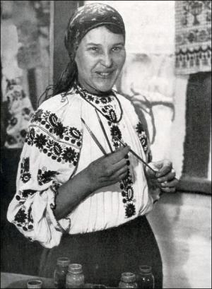 Мать Марии Примаченко была вышивальницей