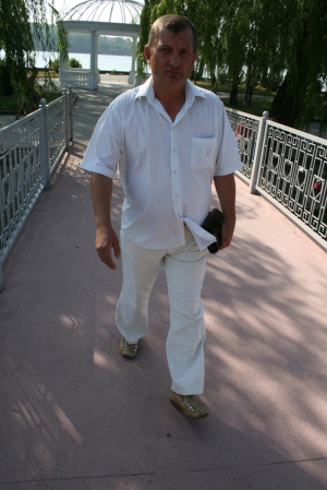 Колишній капітан міліції Микола Овсейко витягнув з озера потопельницю. Йому вручили подяку і подарували спінінг