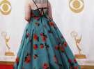 Актриса Лєна Денем на червоній доріжці премії Еммі вразила публіку відвертою, але дуже незвичайною і гарною сукнею