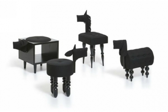 Animal Chair II-Shadow – более добрая коллекция забавной мебели в виде животных. Креативщики из Biaugust Design изобразили мультяшных барашков, лошадей, свиней и собак, ограничиваясь деревом, лаком, угольно-черной краской и такого цвета тканью.  