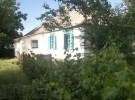 8 место. Дом в селе под городом Першотравенск за 7 200 гривен
Площадь дома составляет 50 м. кв., а расположен он на участке 50 соток.
