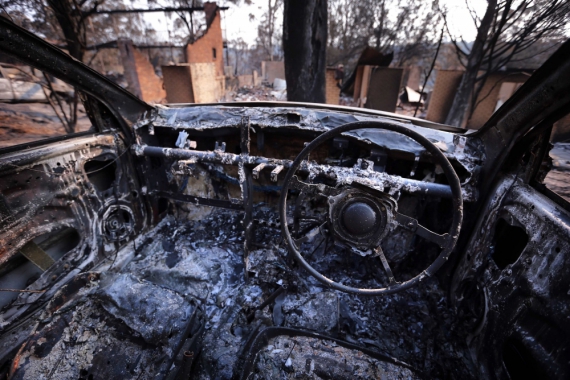 Полум’я знищило дві сотні будівель і загрожує передмістям Сіднея