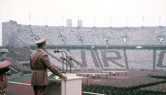 XI Літні Олімпійські ігри проводилися в Берліні з 1 по 16 серпня 1936 року, їх відкрив Гітлер