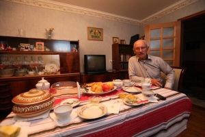 Святослав Осецький у власній двокімнатці в російському місті Краснодар. 29 років тому приїхав сюди із Закарпаття