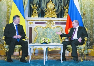 Президент України Віктор Янукович та президент Росії Володимир Путін під час зустрічі в московському Кремлі. 17 грудня 2013 року