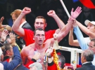 Владимир Кличко празднует победу над Поветкиным