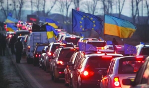 Учасники Майдану 29 грудня машинами приїхали пікетувати президентську резиденцію ”Межигір’я” під Києвом. Цю акцію назвали автомайданом