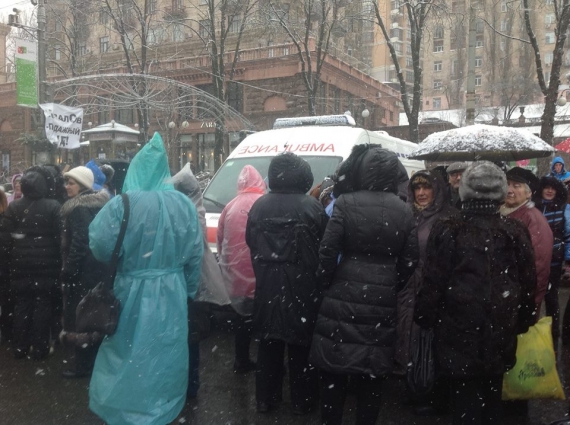 Люди, что пытались разобрать баррикады на Майдане
