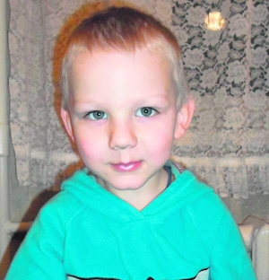 4-річний Владислав Кушнірук блукав вулицями Луцька. Місцеві одягнули його, нагодували і відвели до міліції